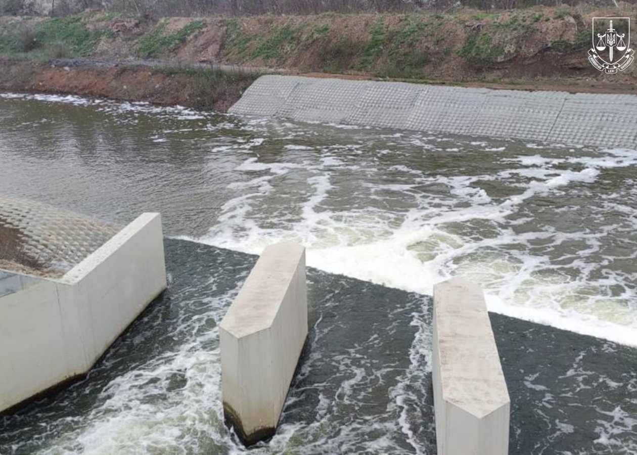 На відбудові водогону після підриву Каховської ГЕС привласнили 240 млн