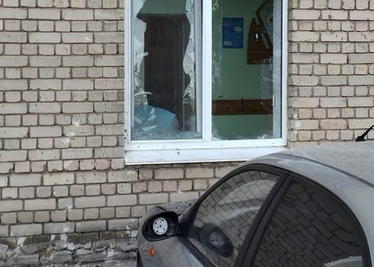 В Херсоні російські дрони атакували медзаклад
