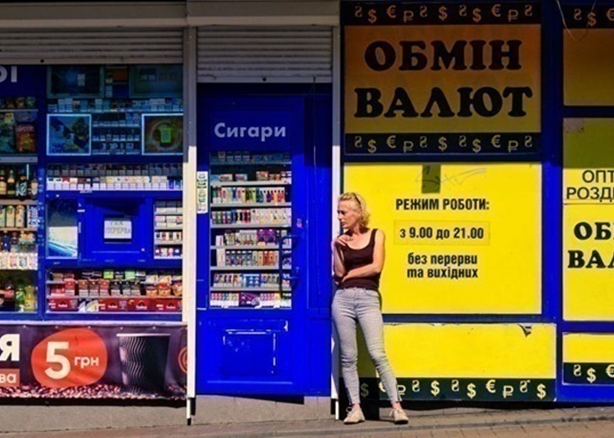Долар розпочав тиждень зниженням в обмінниках