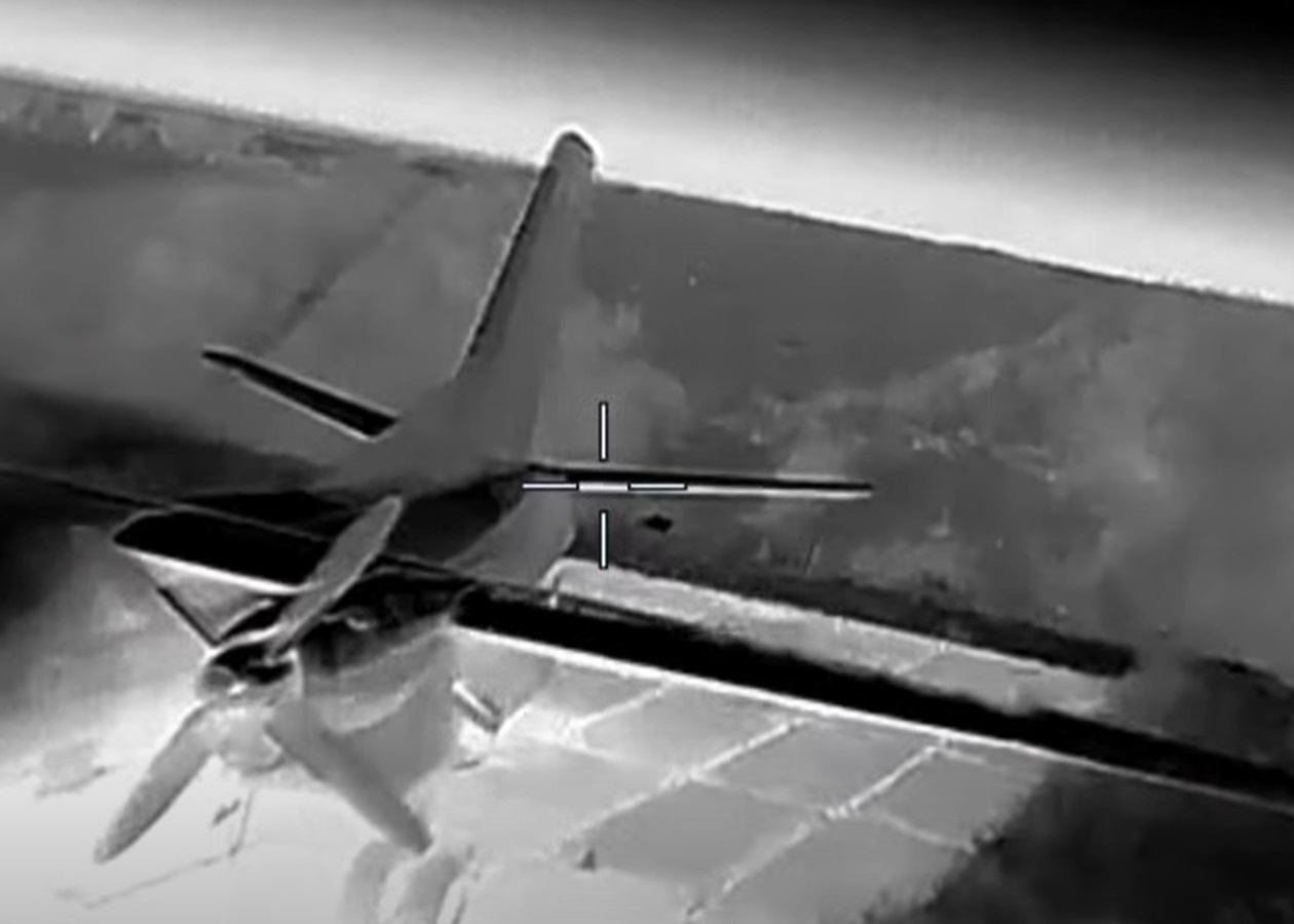 Бійці ГУР спалили два літаки Ан-26 в Криму