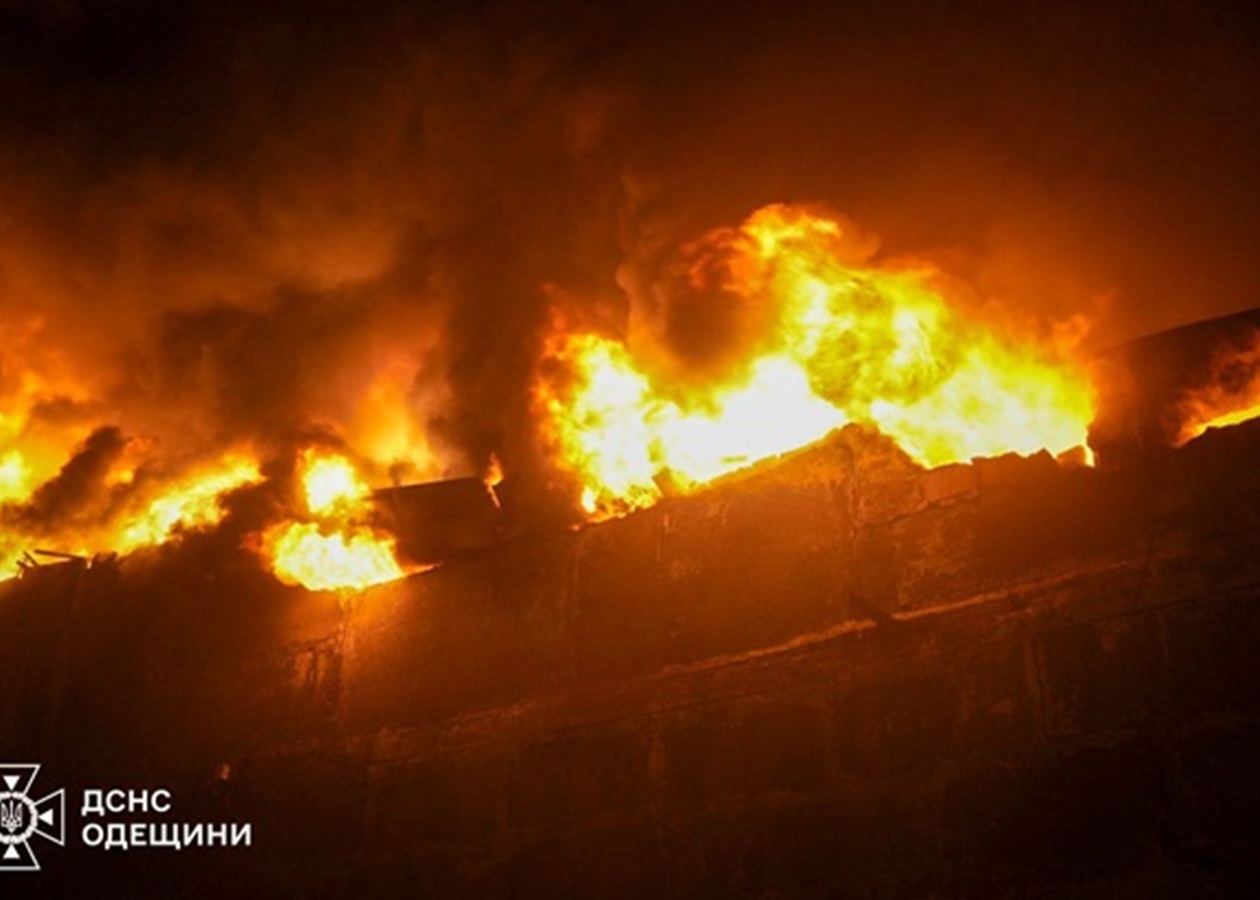 На Одещині вибухи: в ОВА закликали бути уважними