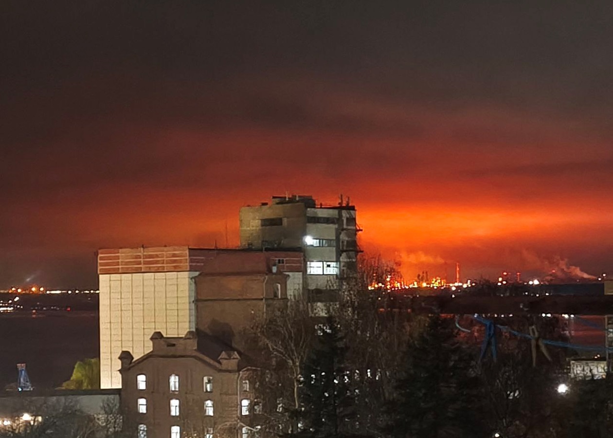 Дрони атакували НПЗ у Саратові