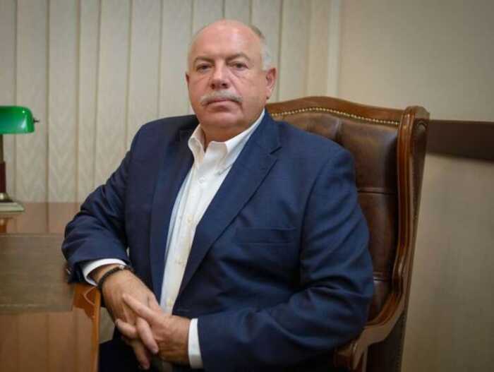 Кілограми золота й люксові годинники: у Франції затримали ексгенпрокурора Піскуна