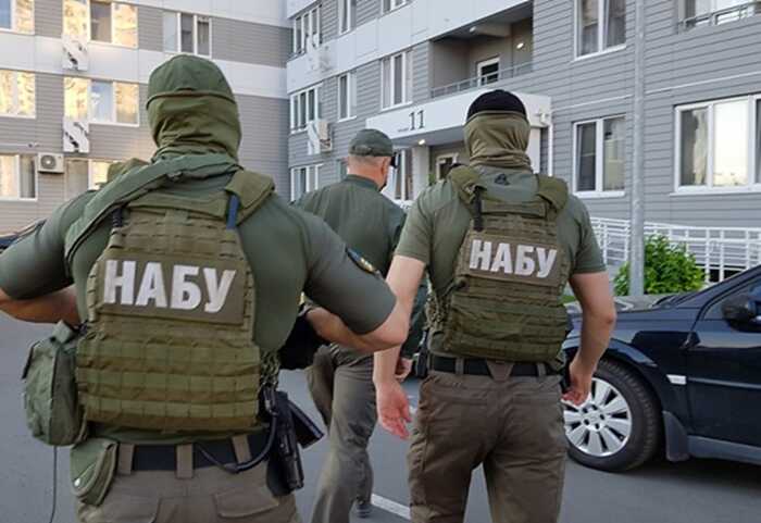 НАБУ і САП готують підозри кільком “слугам народу” через виплати у конвертах, — нардеп