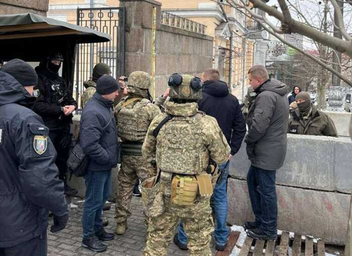 Спецпризначенці УДО заблокували доступ детективам НАБУ і САП для проведення обшуків у ВР