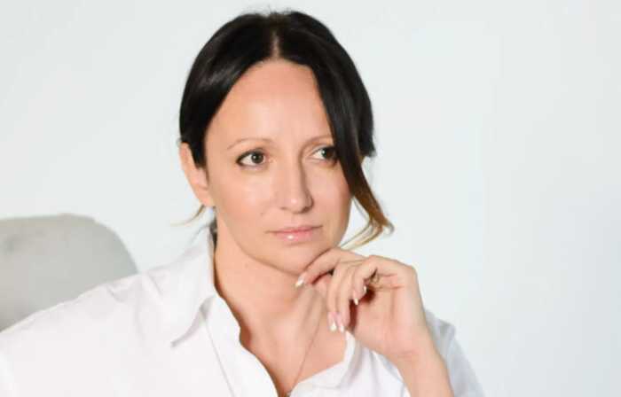 Скандальна забудовниця Влада Молчанова втратила контроль над «Київміськбудом», але через суд забезпечила 1,5 мільйона доларів виплат партнеру NOVUS