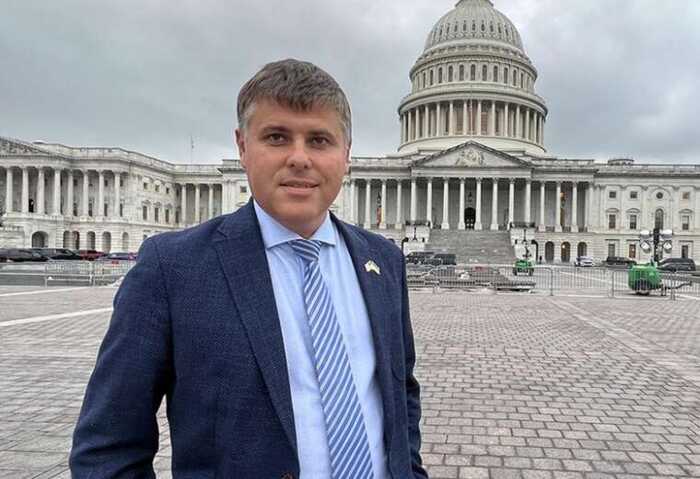 ВАКС зобов’язав Владислава Куценка здати закордонні паспорти