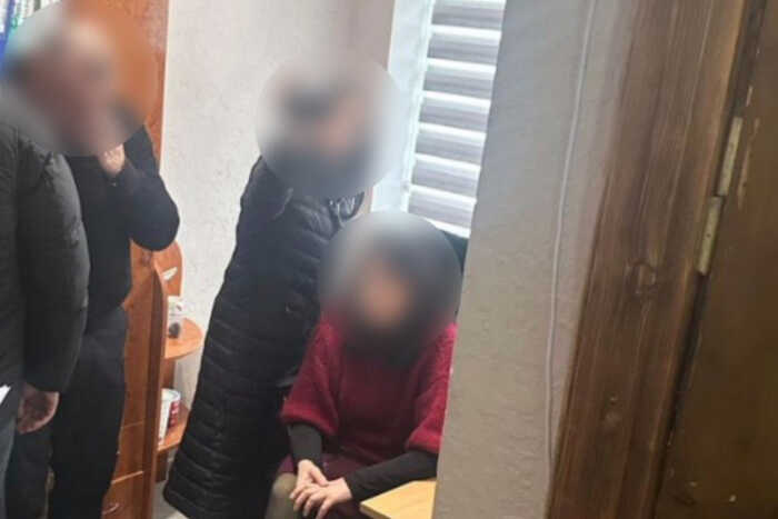 30 тисяч гривень за підпис актів: у Чернівцях викрили корупцію в ліцеї