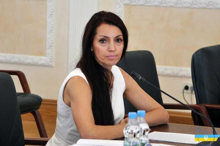 Відставка, Mercedes і земля: як екссуддя Стрілець пішла з посади з мільйонами