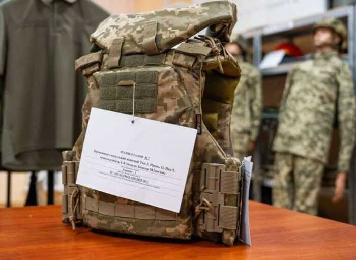 Тендер на 27 мільйонів без конкуренції: як  у бригаді “Лють” закуповують захисну амуніцію у виробника сумок