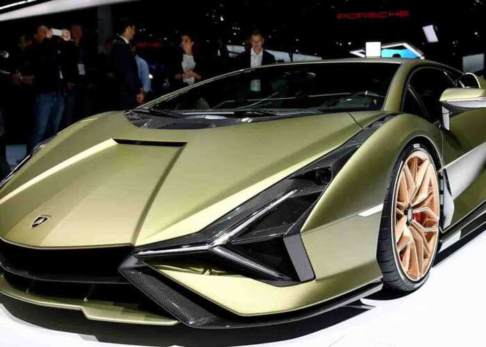 Люксові авто для російського ВПК: Lamborghini та Bentley завозять через підставні фірми в Казахстані й Білорусі