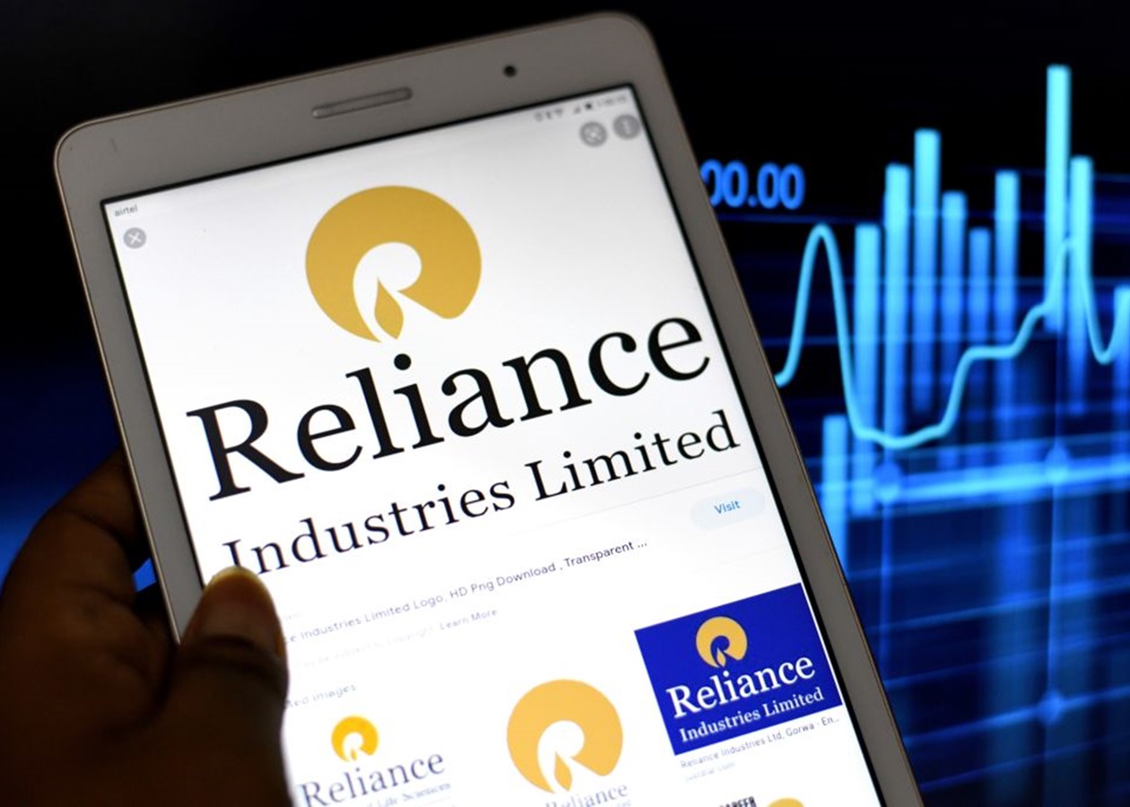 Найбільший НПЗ Індії відновив імпорт нафти з Росії – ЗМІ