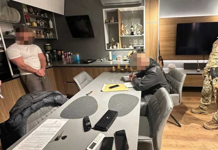 Люксові авто замість якісного харчування: майор ДШВ організував схему привласнення коштів на продуктах для ЗСУ