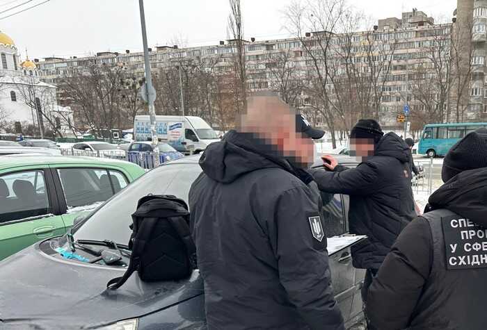 Старшого офіцера ДПСУ викрили на «переведення» військових у тил за 4000 доларів