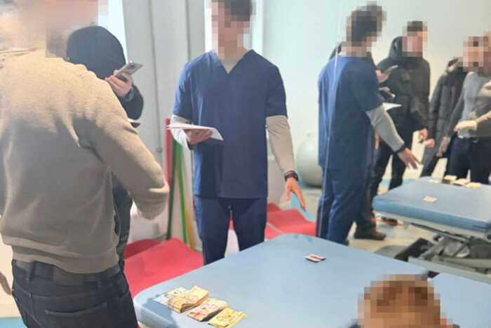 На Львівщині затримали лікаря при одержанні 80 тисяч гривень хабаря