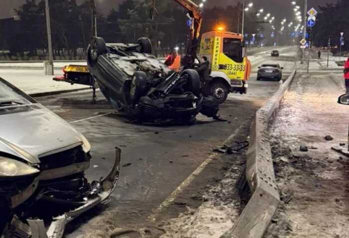 Переломи, тисячі травм і розбиті авто: дев’ять київських комунальників отримали підозри за провал у боротьбі з ожеледицею