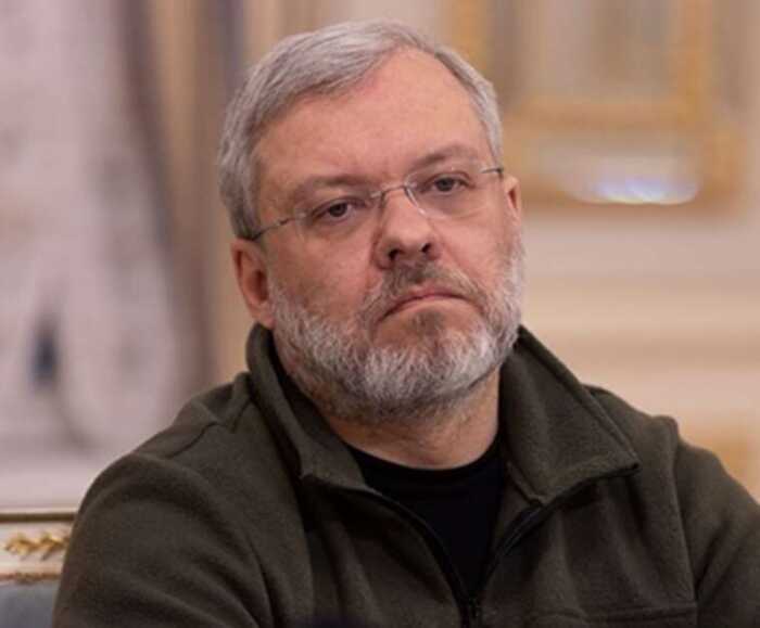 Від телеканалу «112» до офшорних структур: хто такий Івор Омсон у схемі, пов’язаній із Галущенком