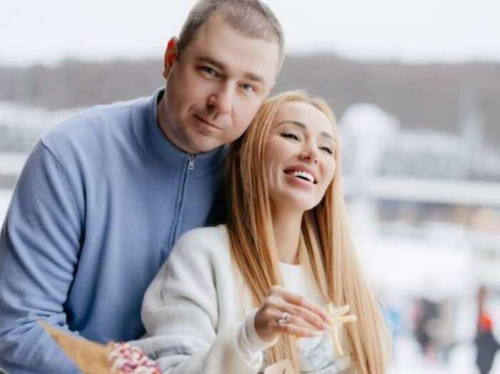 Податківець з Одещини Дмитро Хандусенко «забув» про борг дружини у 245 тисяч доларів: НАЗК викрило приховану позику