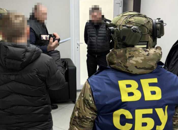 1,4 мільярда гривень на укриття для авіації: посадовцям ПС Українцю та СБУ Компаніченку оголосили підозру у корупційній схемі