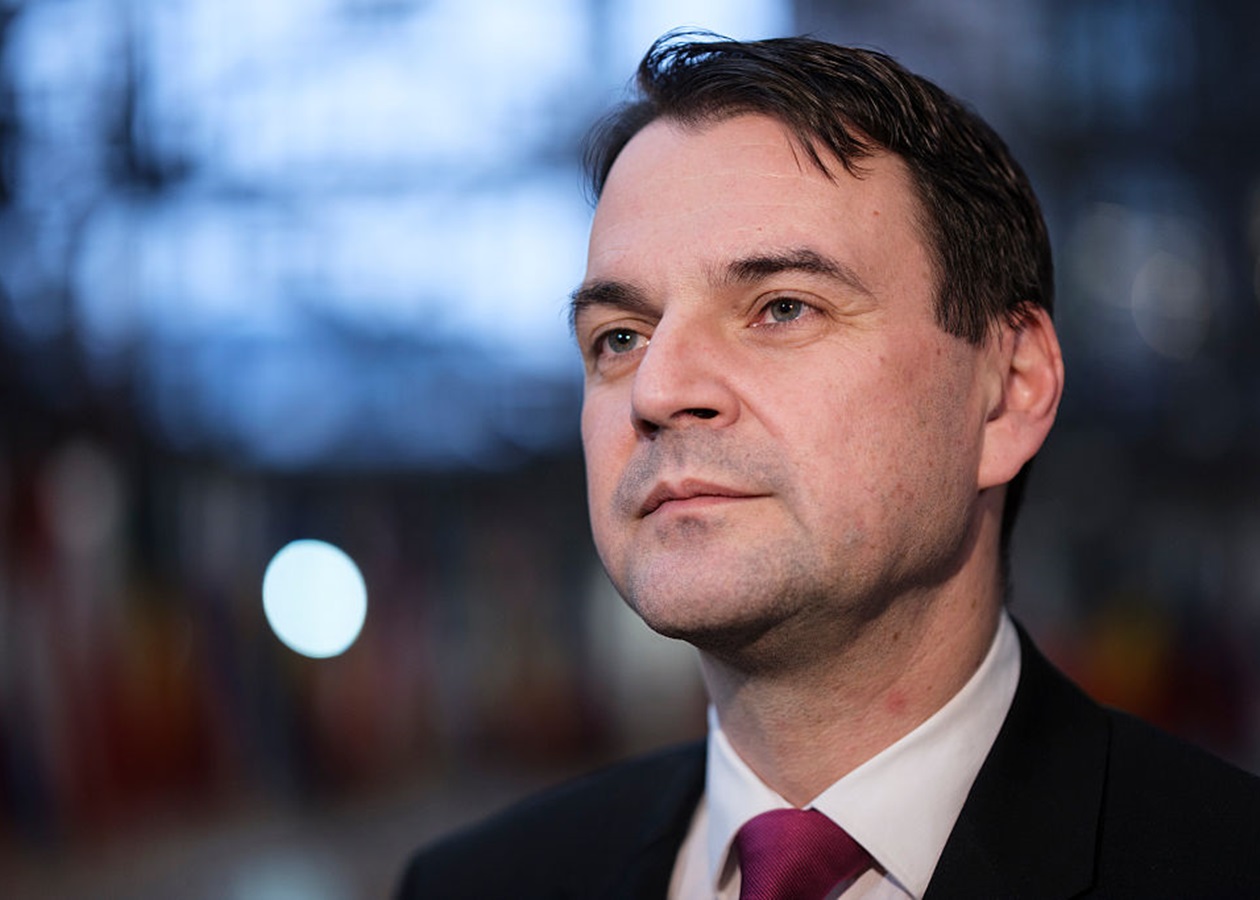 Скандал у Чехії: глава МЗС заявив, що ігноруватиме президента