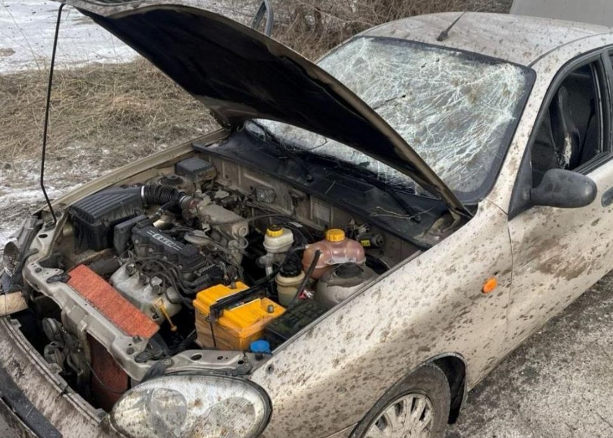 Російські дрони атакували авто та залізницю у Запоріжжі: є постраждалі