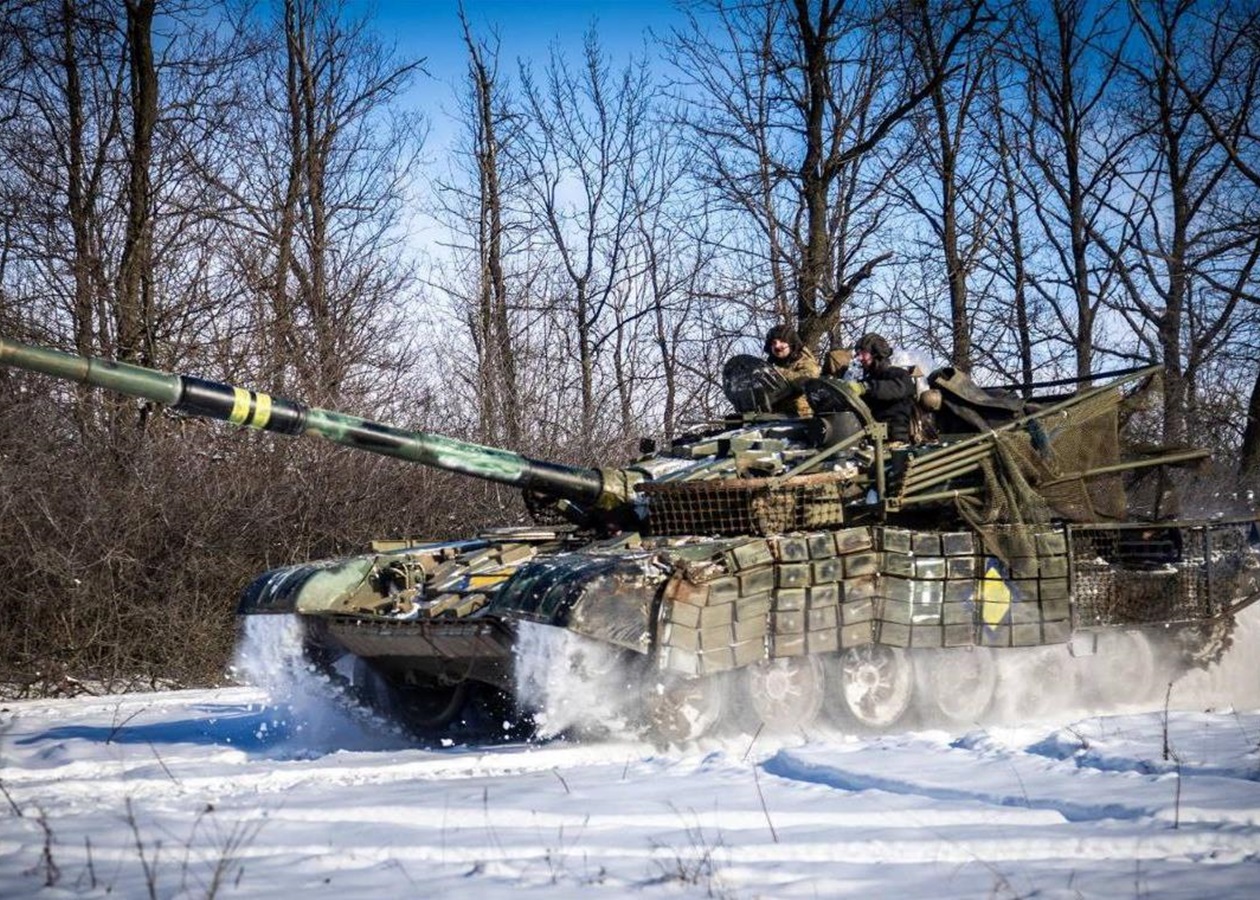 Активні бої тривають на трьох напрямках - Генштаб