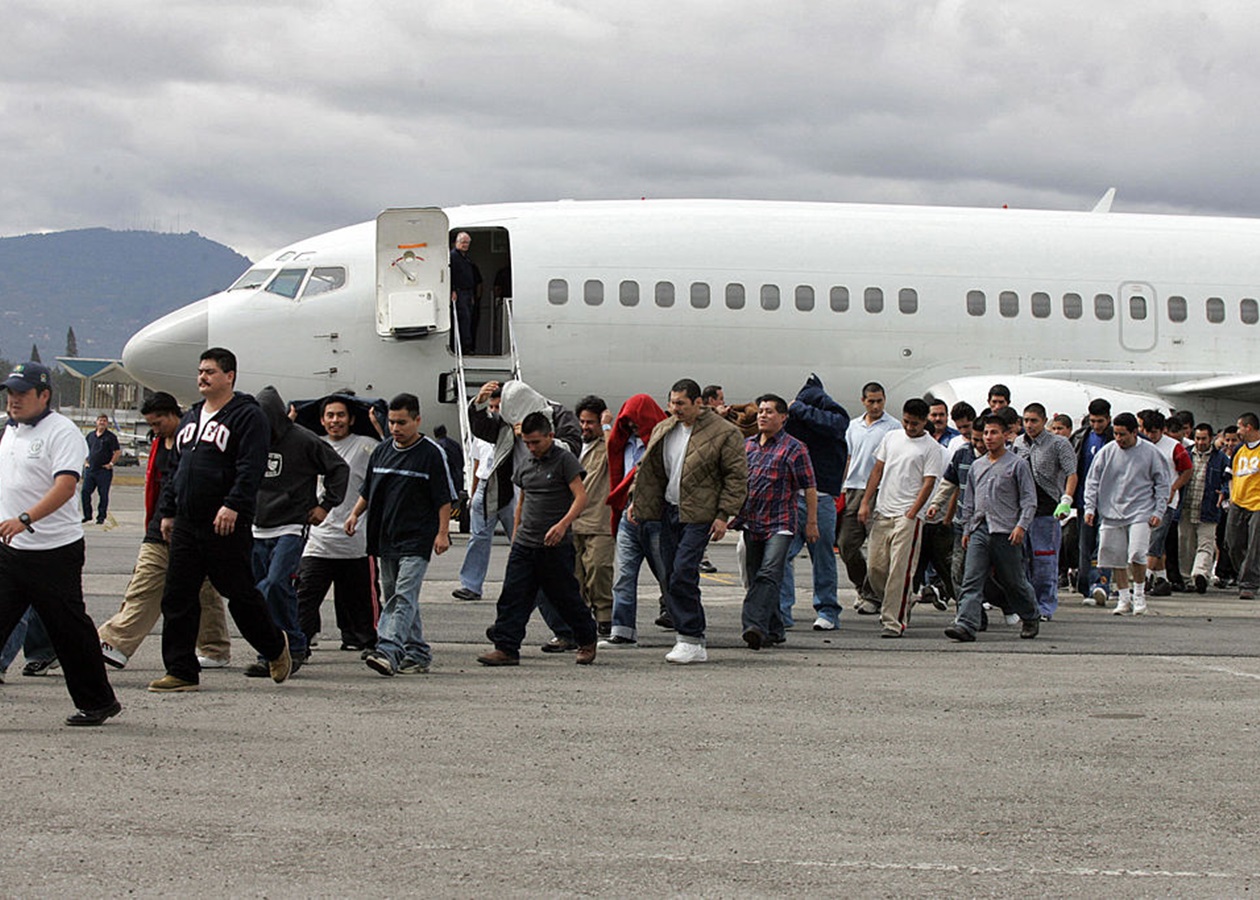 США витратили понад $40 млн на депортацію 300 мігрантів