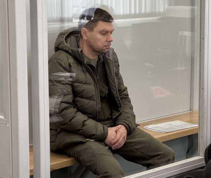 «Москвич» у декларації, «Буковель» — у матері: як родина командувача логістики ПС ЗСУ Українця заробила на укриттях