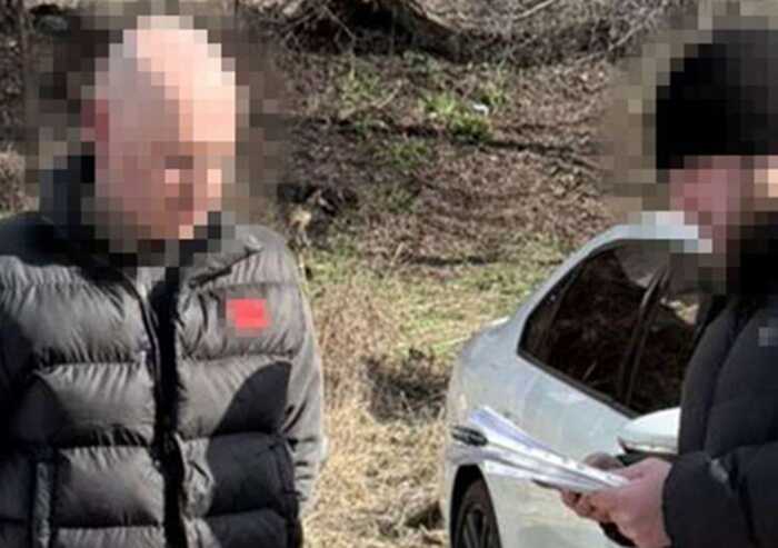 СБУ затримала заступника голови «Автомобільних доріг України» за підозрою у вимаганні 10 тисяч доларів