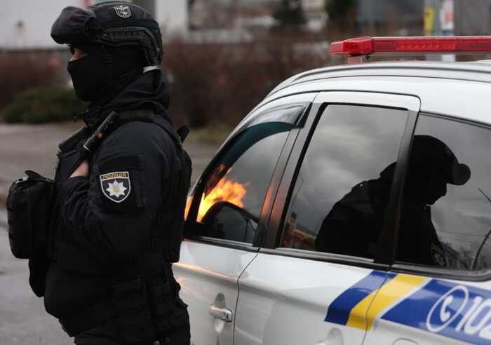 Поліцейські в Одесі вимагали до 15 тисяч доларів, погрожуючи відправити чоловіків до ТЦК