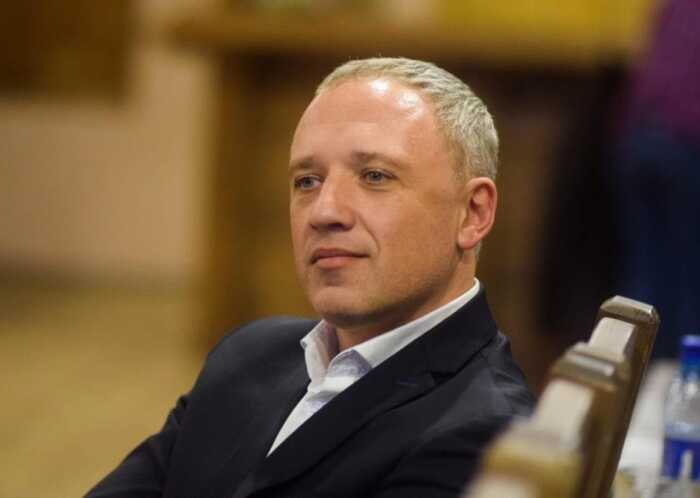 Чернівецький мер-бізнесмен Роман Клічук намагається стерти з інтернету інформацію про багатомільйонні статки, нажиті під час війни