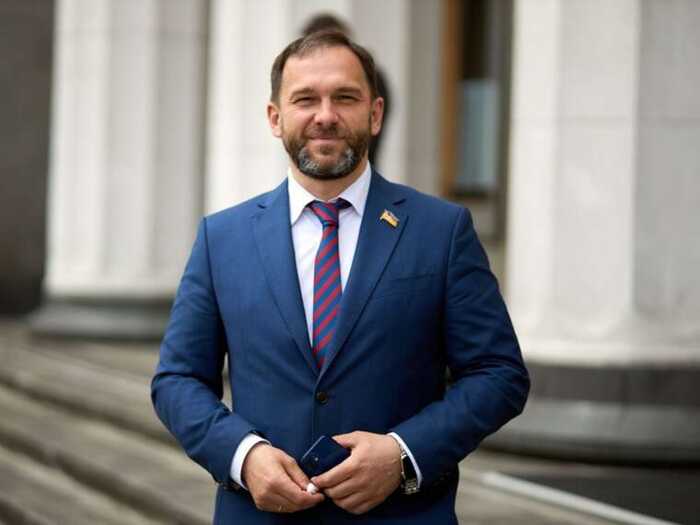 Нардеп «Слуги народу» Роман Каптєлов приховав у декларації московську нерухомість сім’ї та доходи дружини, яка отримує зарплату від держструктури Росії