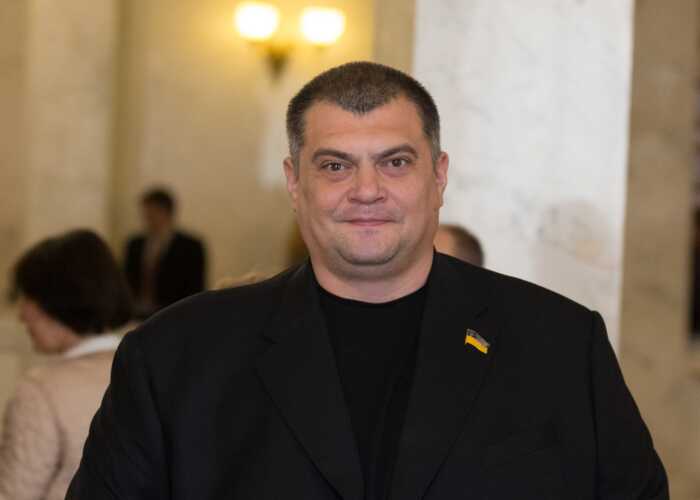 Юзик повернувся в Україну і йде на допит: НАБУ викликало Корявченкова у справі «грошових голосувань»