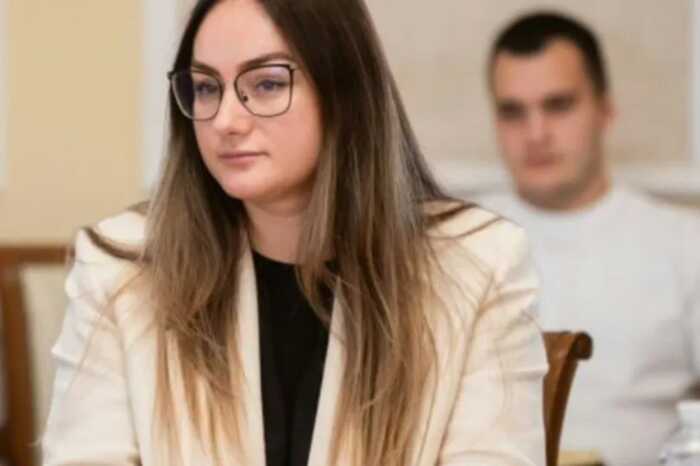 Фантастичний прибуток: чоловік Ольги Юхимчук перепродав Tesla у 80 разів дорожче за ціну придбання