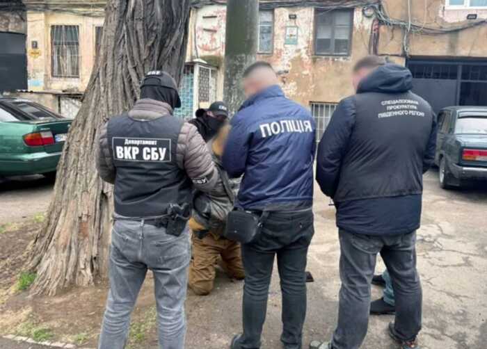 10 тисяч доларів за тил і «закриття» СЗЧ: на Одещині викрили корупційну схему в ТЦК