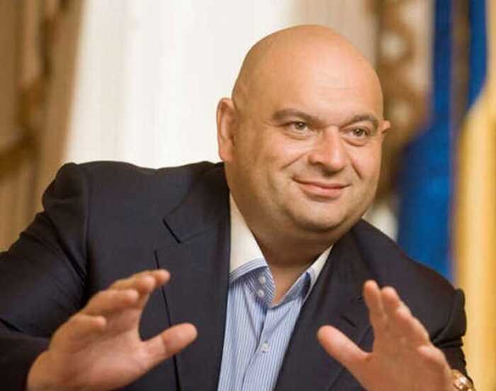 Компанія з орбіти міністра-втікача часів Януковича Миколи Злочевського купила Sky Towers за 560 мільйонів і отримала контроль над довгобудом