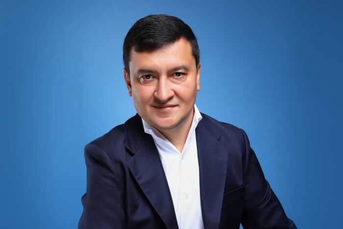 Прихильник “русского міра” Улугбекхон Максумов і пов’язаний з ним Михайло Семілеткін, які постачають Україні бронетехніку, зачищають інтернет від даних про російські зв’язки в оборонному бізнесі