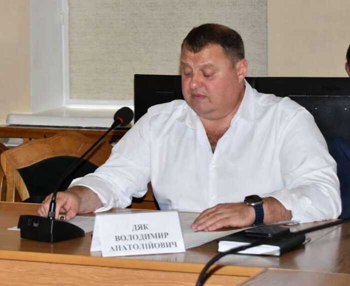Маєток для тещі та квартира за 4 мільйони для дружини без доходів: «інвестиційні» секрети родини Дяка