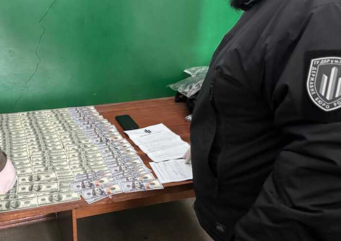 ДБР завершило розслідування щодо прикордонника, який брав 12 тисяч доларів за «інвалідність»