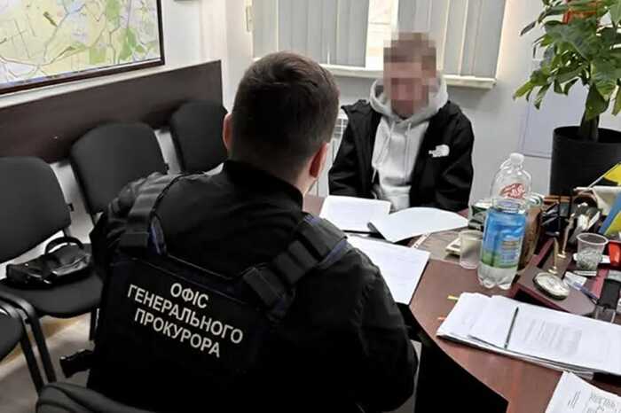 Обшуки у 11 областях та Києві: правоохоронці розслідують махінації з оборонними закупівлями деревини