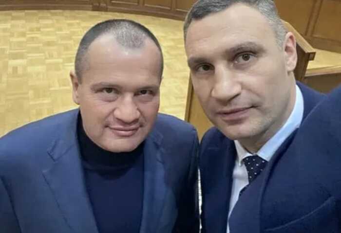 Віталій Кличко, Артур Палатний і Денис Комарницький: як через землю, підряди і «прокладки» з Києва викачували мільярди