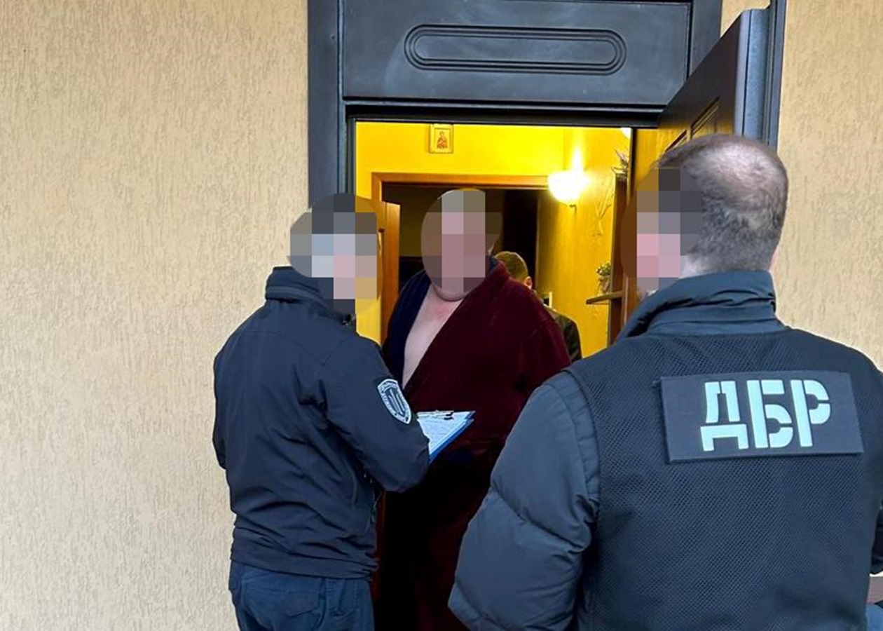 На Хмельниччині чоловік за гроші "знімав з розшуку" ухилянтів