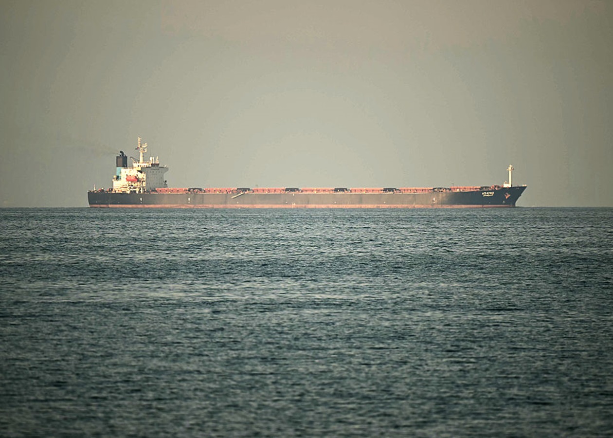 Перший танкер з нафтою пройшов Ормузьку протоку після блокади США