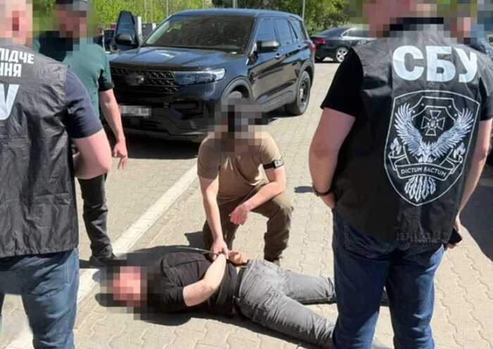 СБУ затримала керівника Житомирського ТЦК на хабарі за «бронювання» працівників