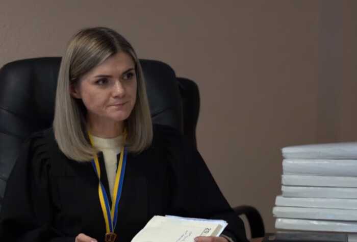 Суддя Альона Кушнова зупинила анулювання ліцензії казино Cosmolot: що відомо про її рішення, декларацію та зв’язки з головою суду Басаем