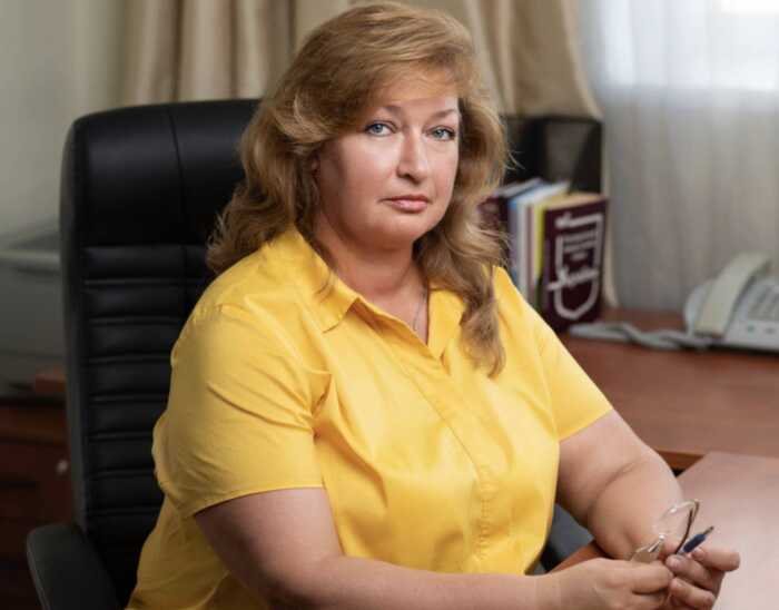 Суддя Тетяна Козир, що віддала Межигір’я Януковичу, купує нові елітні авто під час війни