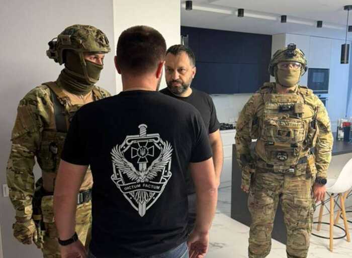 Кредит на 8 мільйонів і люксові авто: що задекларував топполіцейський Тернопільщини Андрій Ткачик