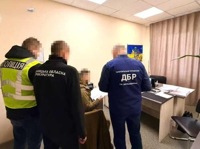На Хмельниччині судитимуть ексслідчого за привласнення 2,5 мільйона гривень доказів