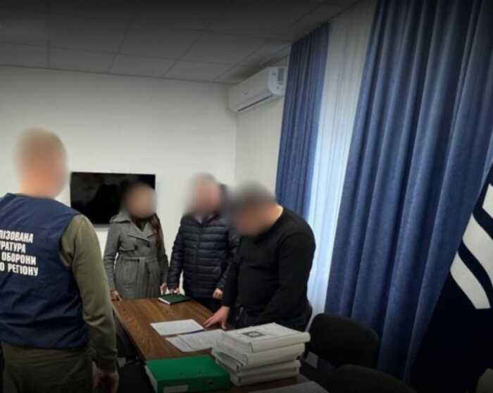 Переплата на закупівлі пікапів: колишнього головного військкома Рівненщини судитимуть за недбалість