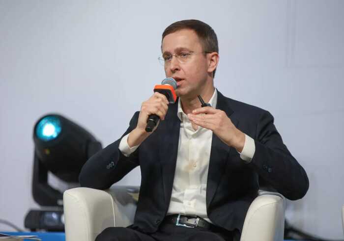 «Людина Міндіча» на чолі уряду: як “Сім’я” просуває Корецького в Кабмін замість Свириденко